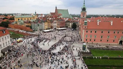 Znak Polski Walczącej utworzony na placu Zamkowym