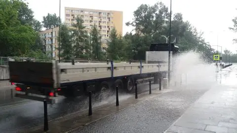 Zalana ścieżka rowerowa na Wybrzeżu Helskim 