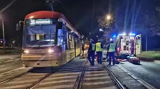 Wypadek z udziałem rowerzysty i tramwaju na Woli