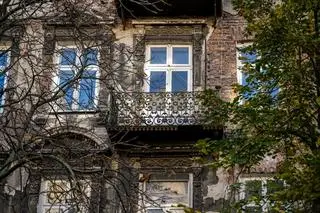 Rozpoczyna się remont kamienicy przy ul. Stalowej 34