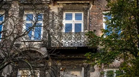 Rozpoczyna się remont kamienicy przy ul. Stalowej 34