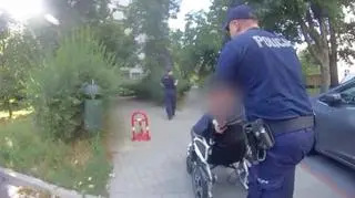 Policjanci pomogli osobie z niepełnosprawnością