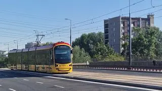 Tramwaje wróciły na wyremontowany odcinek al. Jana Pawła II