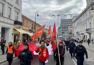 Marsz aktywistów. Dwie osoby próbowały wejść na teren Pałacu Prezydenckiego