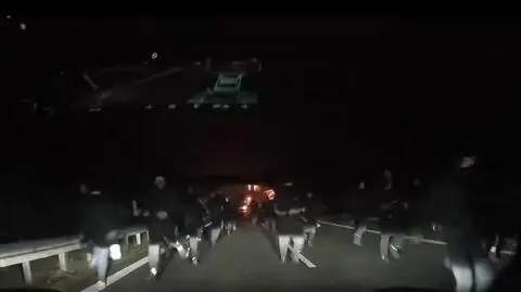 Atak pseudokibiców na trasie S8