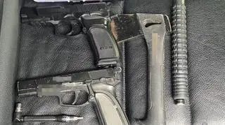 Przedmioty zabezpieczone przez policjantów