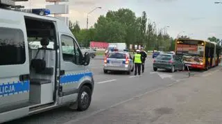 Wypadek na Puławskiej. Peugeot uderzył w autobus