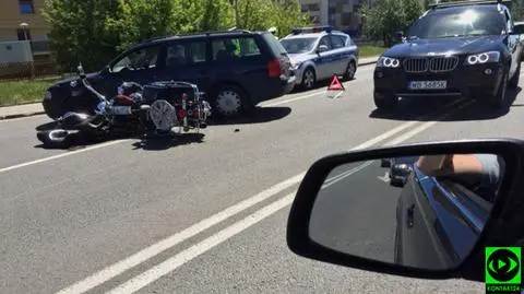 Zderzenie harleya z volkswagenem. Motocyklista ranny