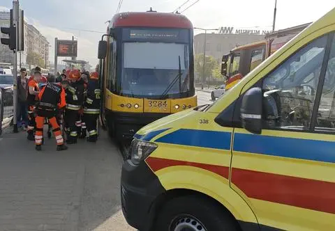 Motornicza straciła kontrolę nad tramwajem. Przyczyny wypadku w Warszawie