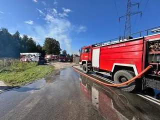 Pożar hali w miejscowości Bramki 