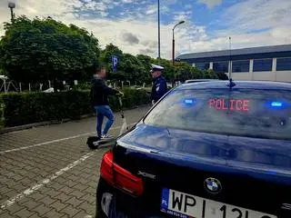 Policjanci ukarali użytkowników hulajnóg za wykroczenia