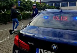 13-latek wyprzedzał tira, 15-latka wjechała w mur. Lekarz o "jeźdźcach hulajnóg"