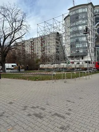 Z Muranowa znika reklama gigant