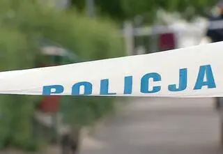 Miał zakaz zbliżania się do byłej partnerki, poszli razem z dzieckiem do logopedy. 26-latka nie żyje