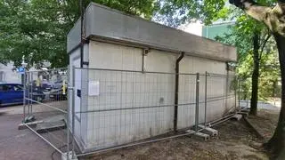Nielegalny pawilon na Ochocie
