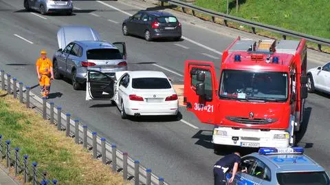 Zderzenie dwóch aut, S8 stanęła w korku