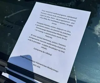 Medycy zostawili list kierowcy