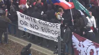 Ksenofobiczny transparent na marszu 