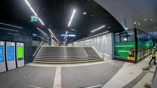Tramwajowa część przejścia podziemnego na Dw. Zachodnim gotowa