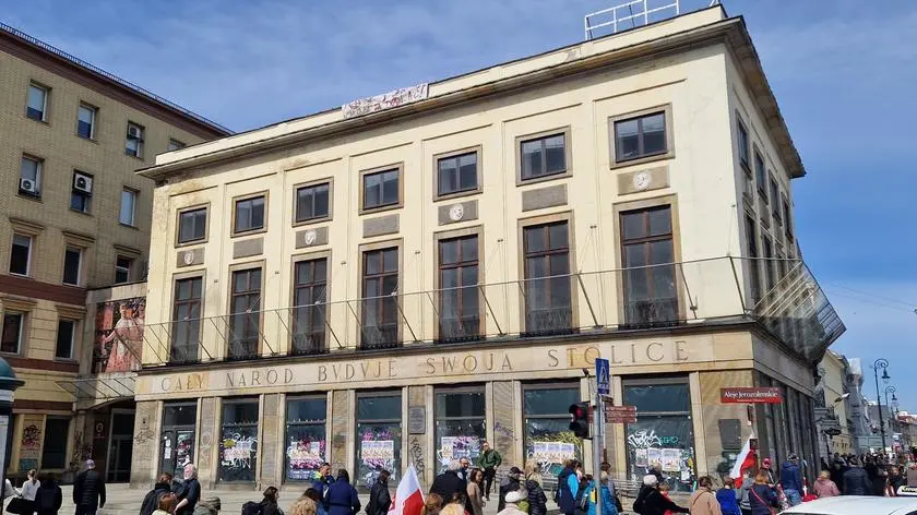 Ministerstwo chce słynną kamienicę. Przetargu nie będzie