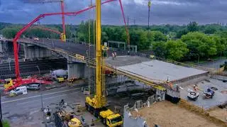 Betonowanie wiaduktu w Rembertowie