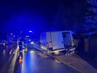 Pijany policjant wjechał w ogrodzenie 