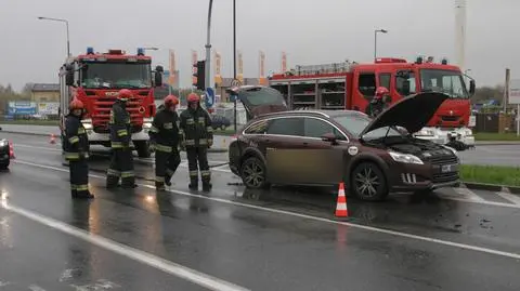Wypadek na Radzymińskiej. Strażacy udzielili pierwszej pomocy