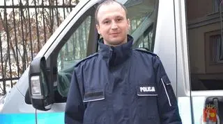 Policjant pomógł uratować dziecko