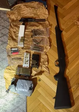 Posiadał sztucer myśliwski i amunicję bez pozwolenia