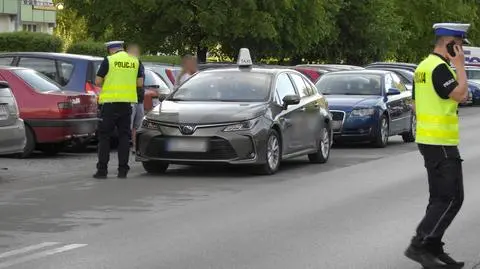 Kolizja z udziałem pijanego taksówkarza. Miał prawie trzy promile