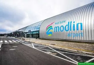 Pijany awanturował się na lotnisku w Modlinie. Był poszukiwany  