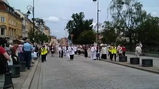 Ulicami stolicy przechodzą procesje