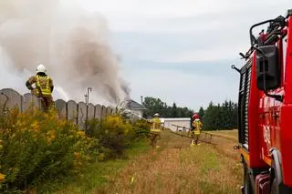 W Garwolinie palił się magazyn z częściami samochodowymi