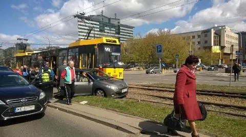 Samochód na torach przy Kercelaku