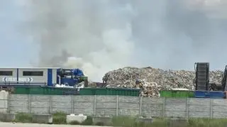 Pożar na składowisku odpadów w Sokołowie