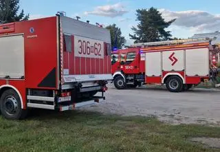 Wyłamana brama, antyterroryści w akcji. Dwie osoby zatrzymane