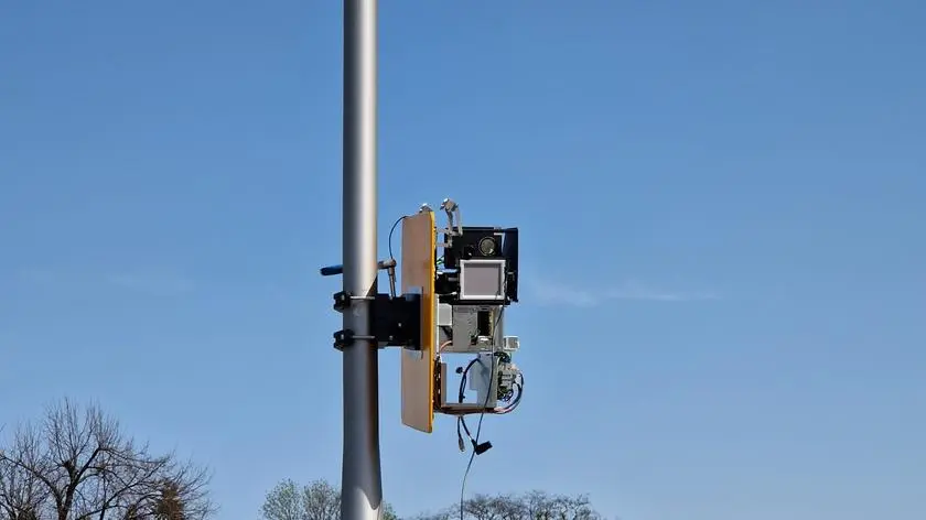 Fotoradar wrócił na miejsce, poprzedni został zniszczony