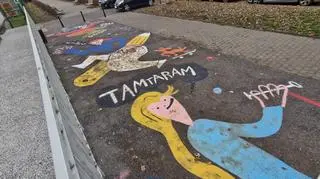 "Mural przywołuje wizje i pomysły dzieci na docieranie do szkoły"