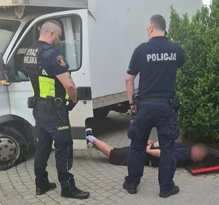 Strażnicy miejscy obezwładnili kierowcę 