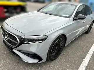 Kradziony mercedes miał trafić z Polski do Dubaju