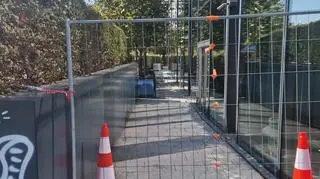 Z Varso odpadła szyba 
