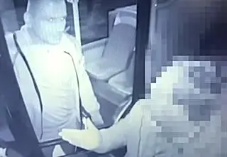 Zaatakował kierowcę autobusu. Próbował wtargnąć do szoferki