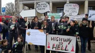 Początek protestu przed ministerstwem