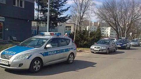 Obrabowali hurtownię i uciekli