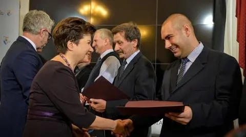 Uratowali życie innych ludzi. Ratusz nagrodził kierowców MZA