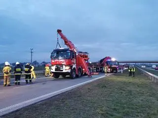 Na trasie S17 doszło do pożaru auta ciężarowego