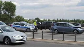 Zderzenie czterech samochodów na moście Grota