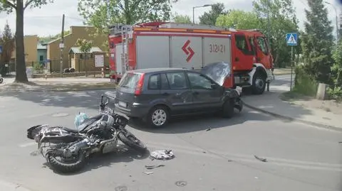 Wypadek w Falenicy, motocyklista w szpitalu