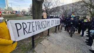 Protest pod hasłem "Dość przemocy policji"