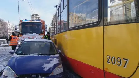 Ford na torach. Utrudnienia dla tramwajów